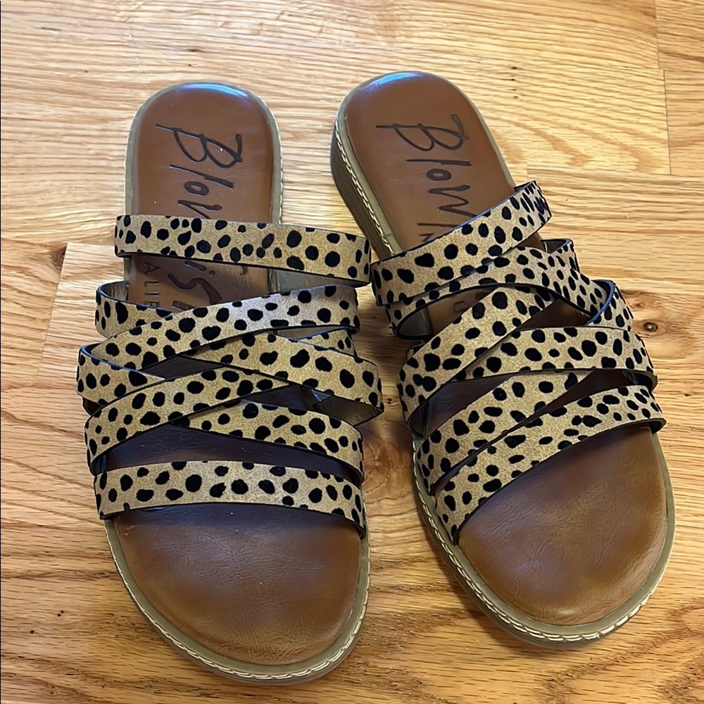Blowfish Women's Tan and Black Sandals